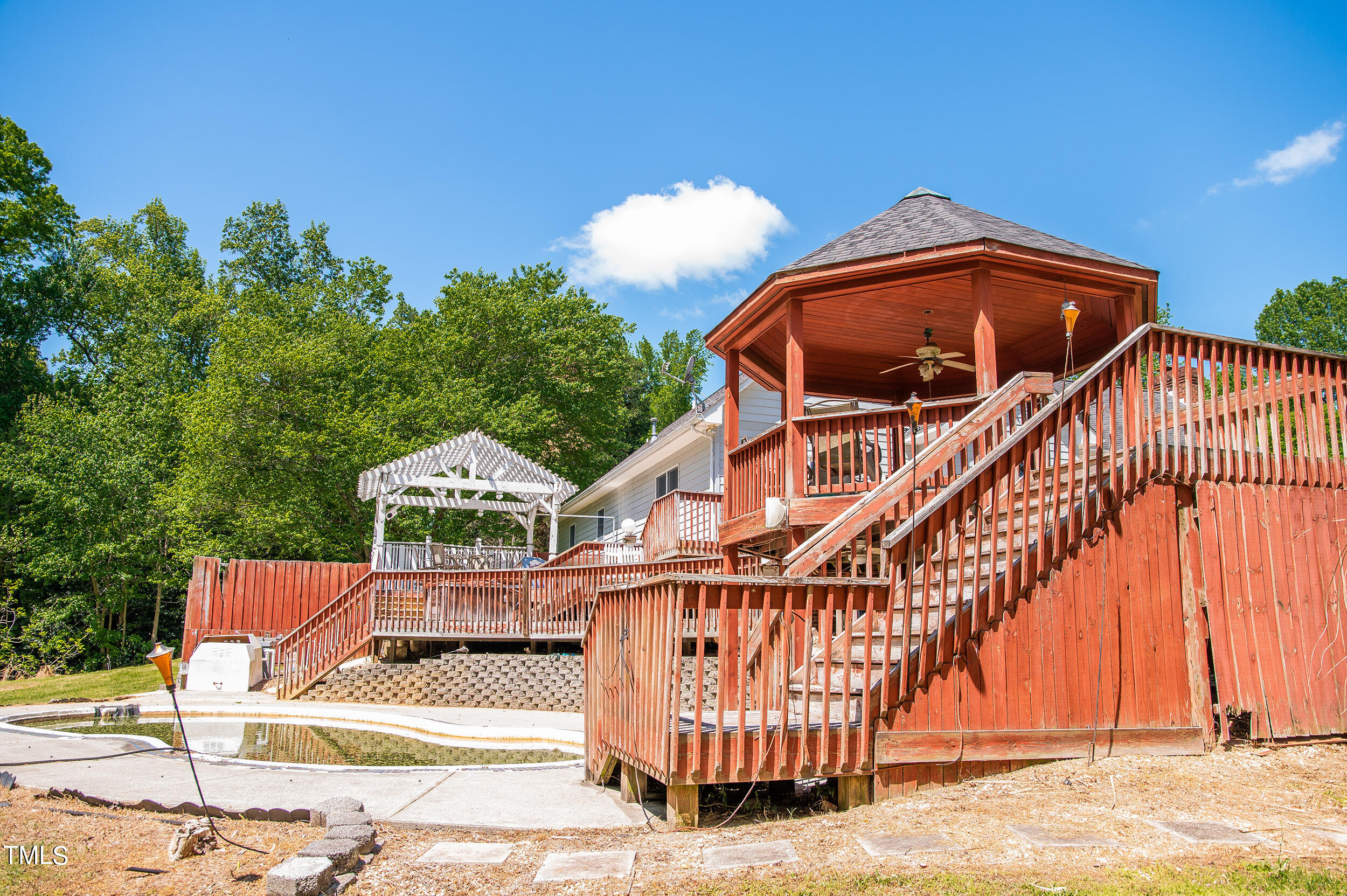 5 Banbury Drive Roxboro, NC 27573 - Photo 4 of 66 a view of a house with a yard and balcony