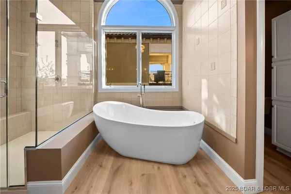 $2,750,000 | 489 Forestridge Lane, Sunrise Beach, MO 65079