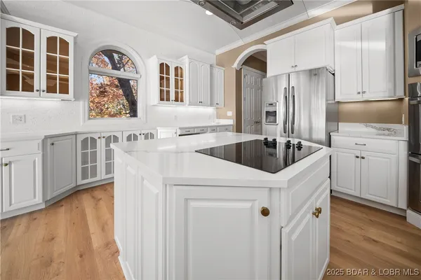$2,750,000 | 489 Forestridge Lane, Sunrise Beach, MO 65079