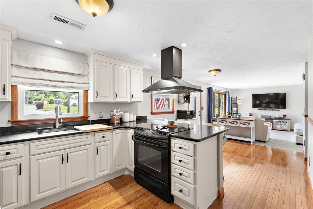 37 Angelo Street Worcester, MA 01604 - Photo 22 of 40
