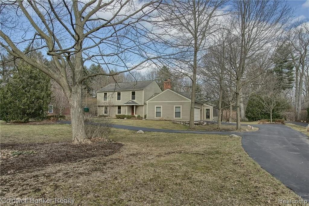 32320 Lahser Road Beverly Hills, MI 48025 - Photo 1 of 38