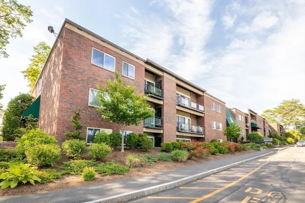 $415,000 | 1202 Greendale Avenue, Unit 124, Needham, MA 02492