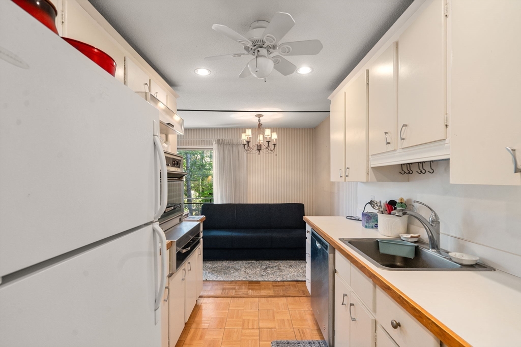 1202 Greendale Avenue, Unit 124 Needham, MA 02492 - Photo 14 of 18
