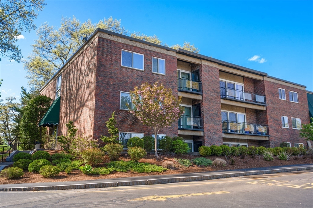 1202 Greendale Avenue, Unit 124 Needham, MA 02492 - Photo 17 of 18