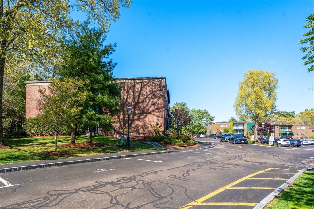 1202 Greendale Avenue, Unit 124 Needham, MA 02492 - Photo 6 of 18