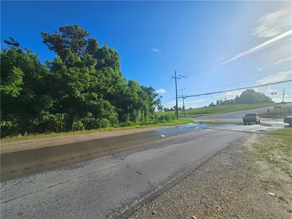 $199,000 | 15411 River Road, Hahnville, LA 70057