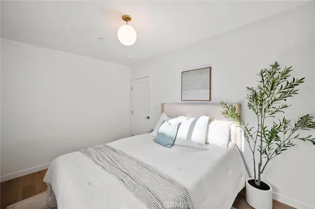 $1,670,000 | 14328 Emelita Street, Sherman Oaks, CA 91401