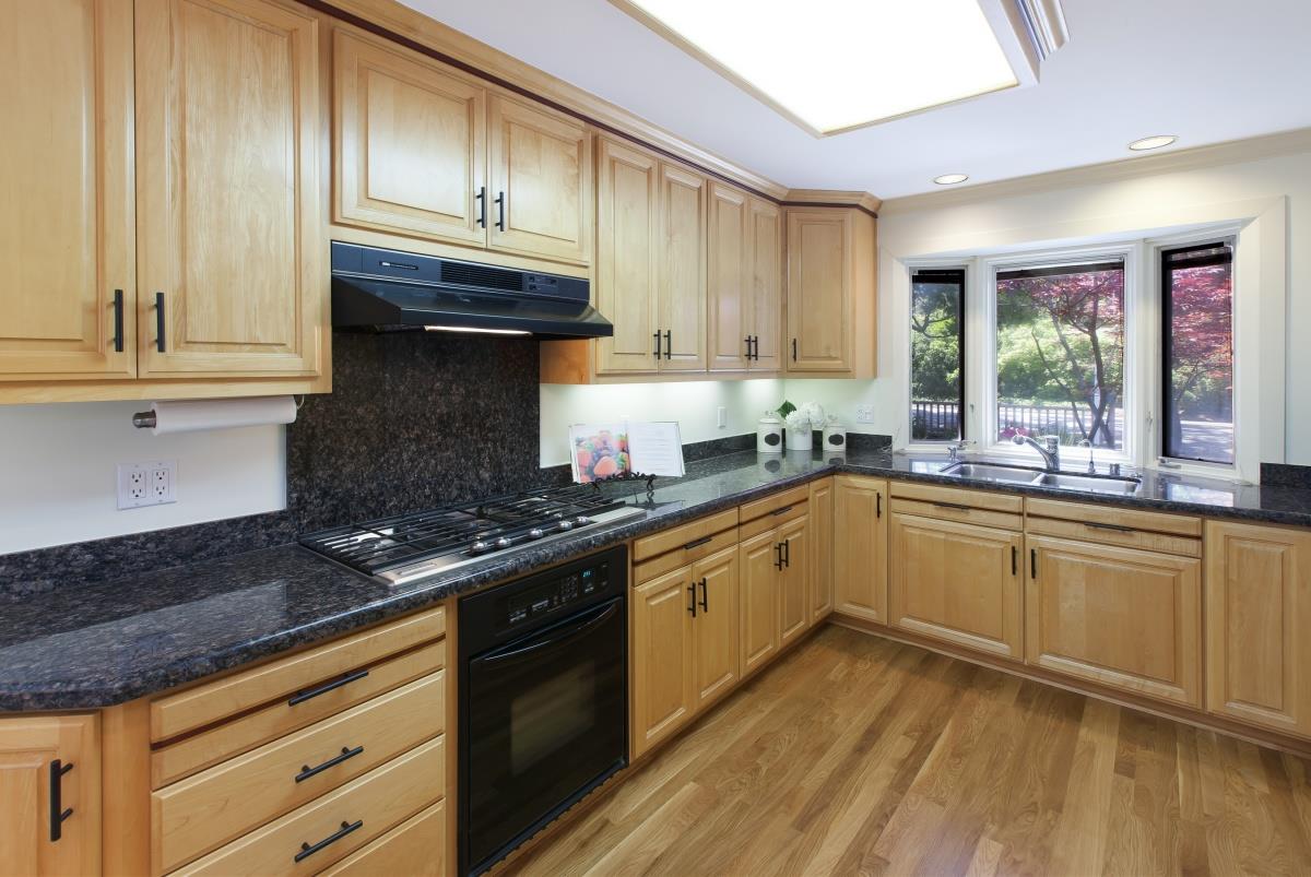 313 Bay Road Menlo Park, CA 94025 - Photo 6 of 19 Gallery Image 6