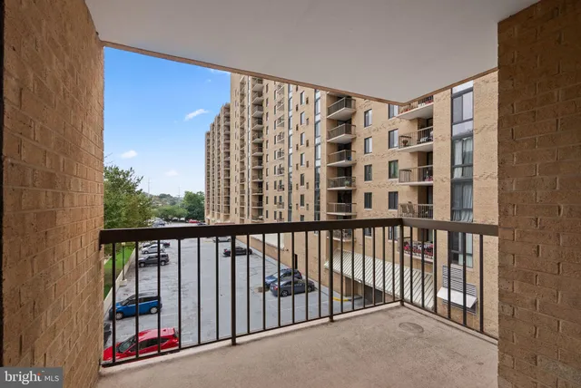 $2,500 | 4500 South Four Mile Run Drive, Unit 202, Arlington, VA 22204