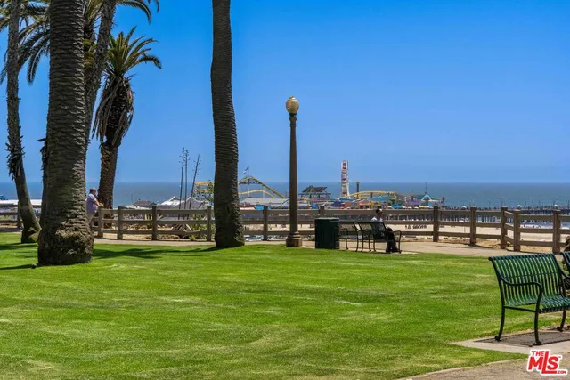 $7,250 | 222 7th Street, Unit 301, Santa Monica, CA 90402