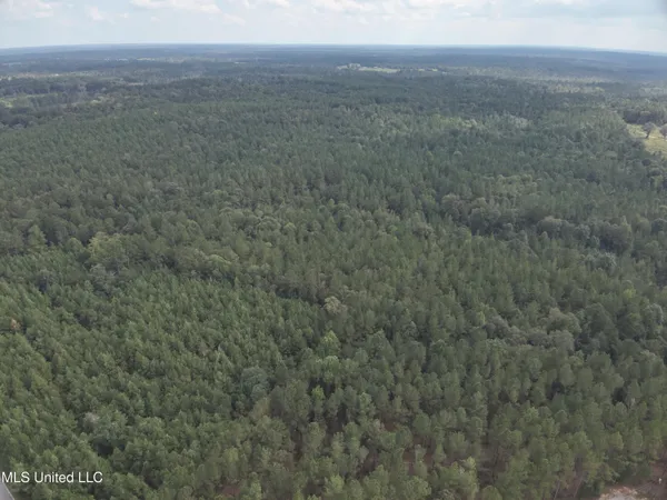 $475,700 | 1567 County Road 8, Laurel, MS 39443