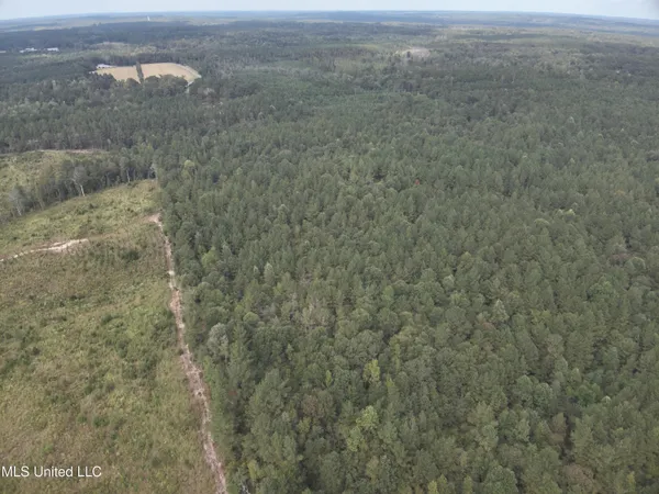 $475,700 | 1567 County Road 8, Laurel, MS 39443