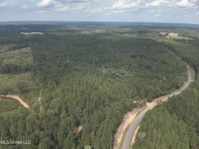 $475,700 | 1567 County Road 8, Laurel, MS 39443