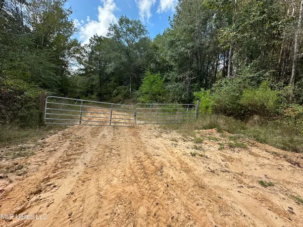 $475,700 | 1567 County Road 8, Laurel, MS 39443