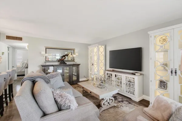 $2,000 | 292 Piedmont Trail, Delray Beach, FL 33484