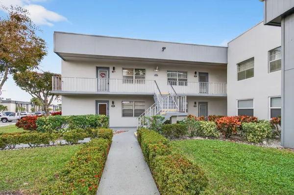 $2,000 | 292 Piedmont Trail, Delray Beach, FL 33484