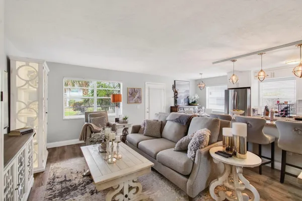 $2,000 | 292 Piedmont Trail, Delray Beach, FL 33484