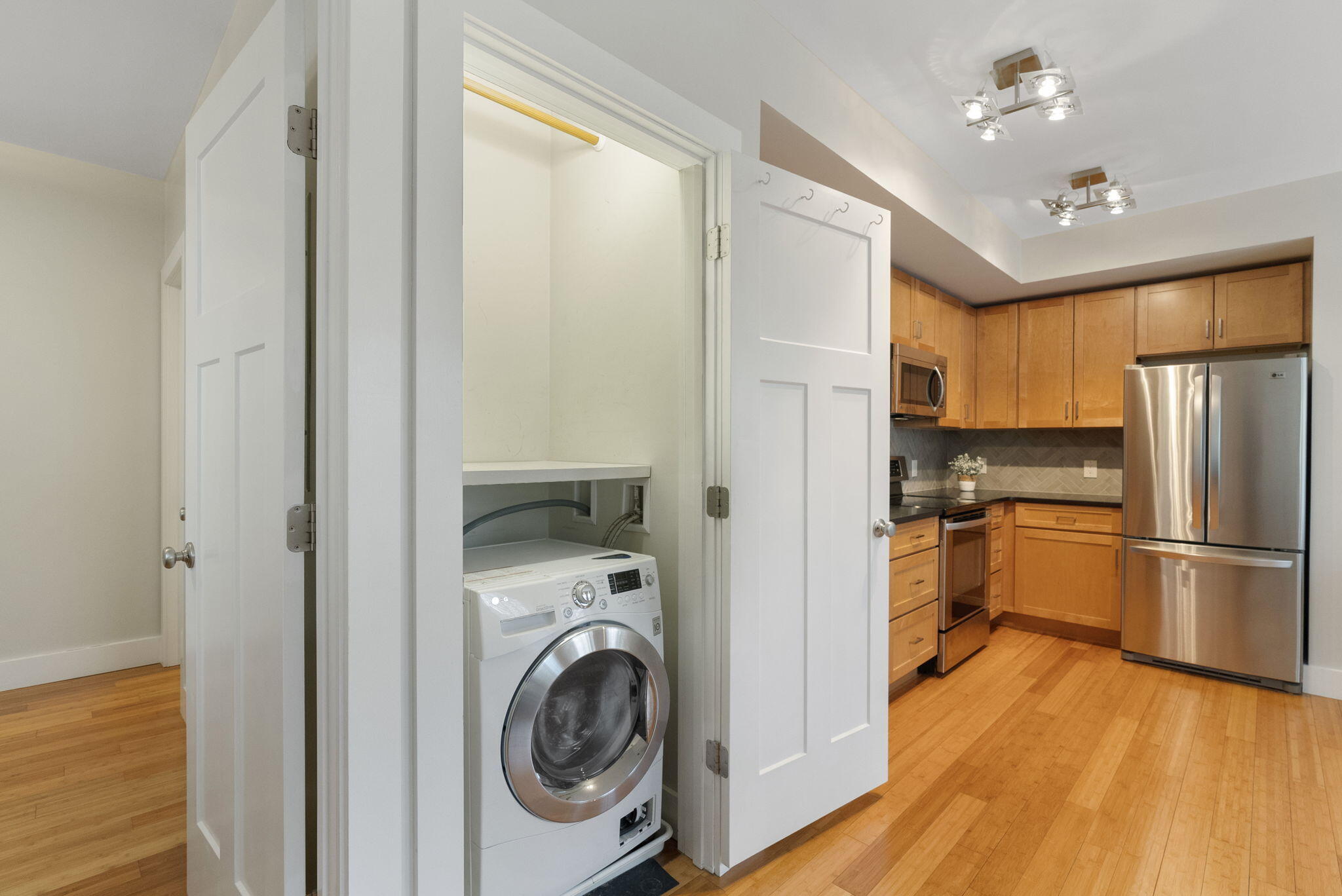 129 York Street, Unit 5 Portland, ME 04101 - Photo 11 of 31 27-web-or-mls-DSC00443