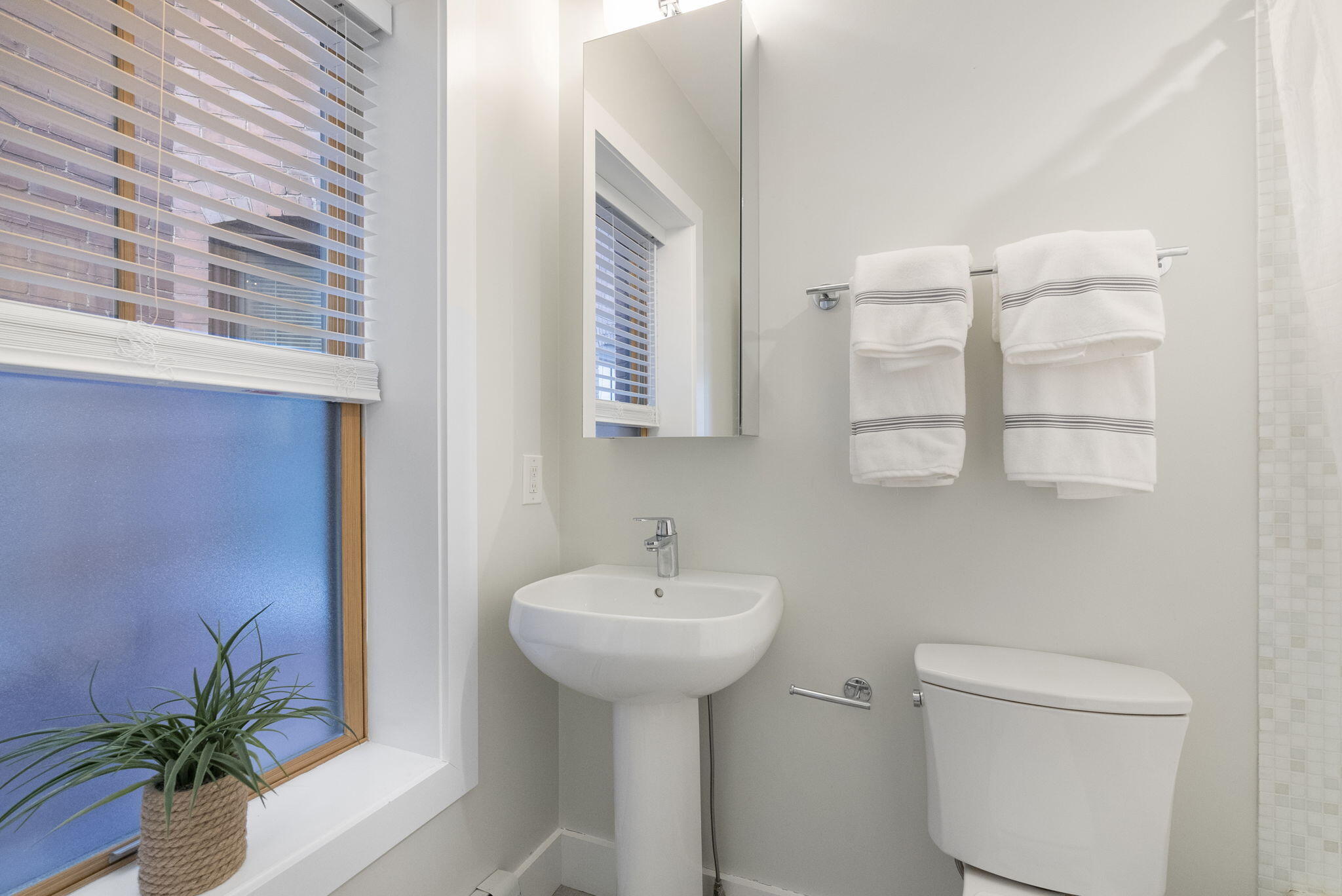 129 York Street, Unit 5 Portland, ME 04101 - Photo 17 of 31 31-web-or-mls-DSC00468