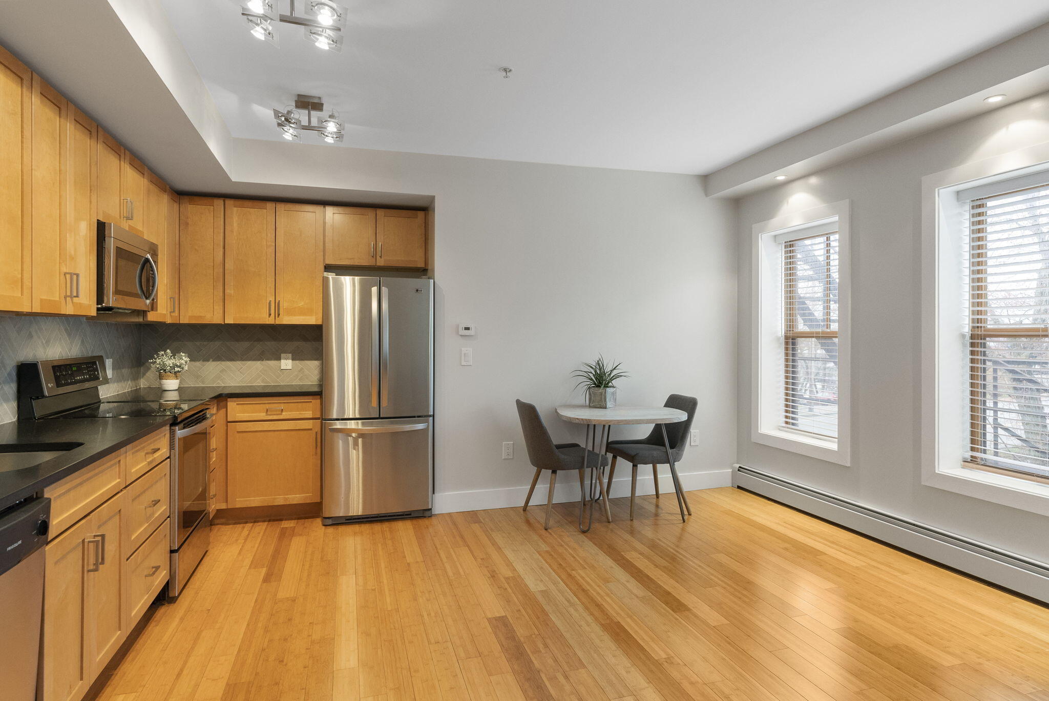 129 York Street, Unit 5 Portland, ME 04101 - Photo 8 of 31 15-web-or-mls-DSC00423