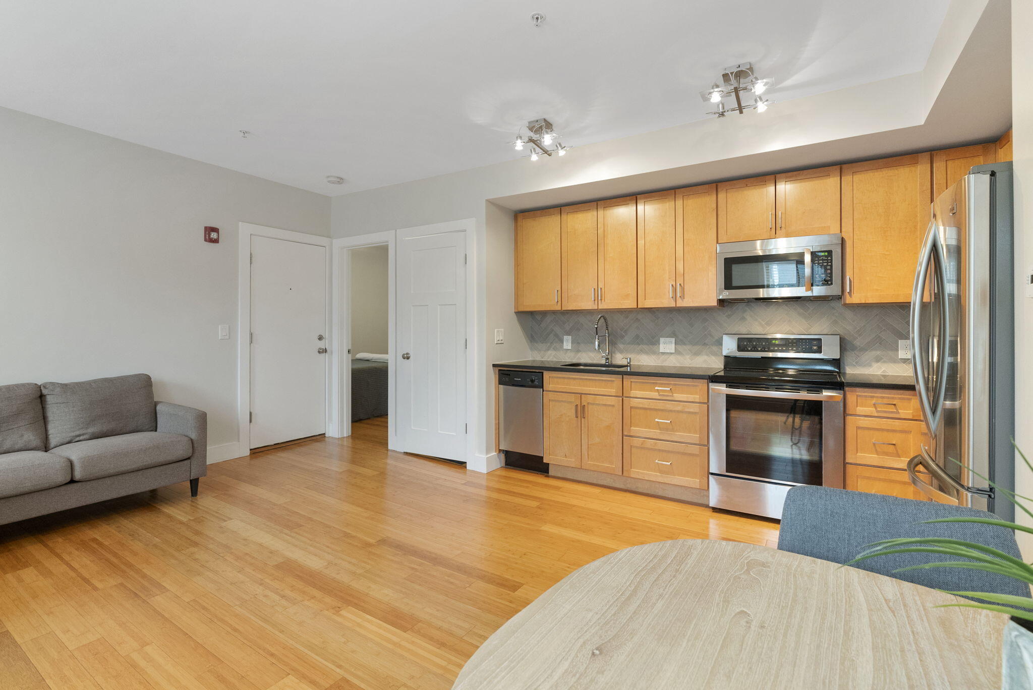 129 York Street, Unit 5 Portland, ME 04101 - Photo 9 of 31 18-web-or-mls-DSC00433