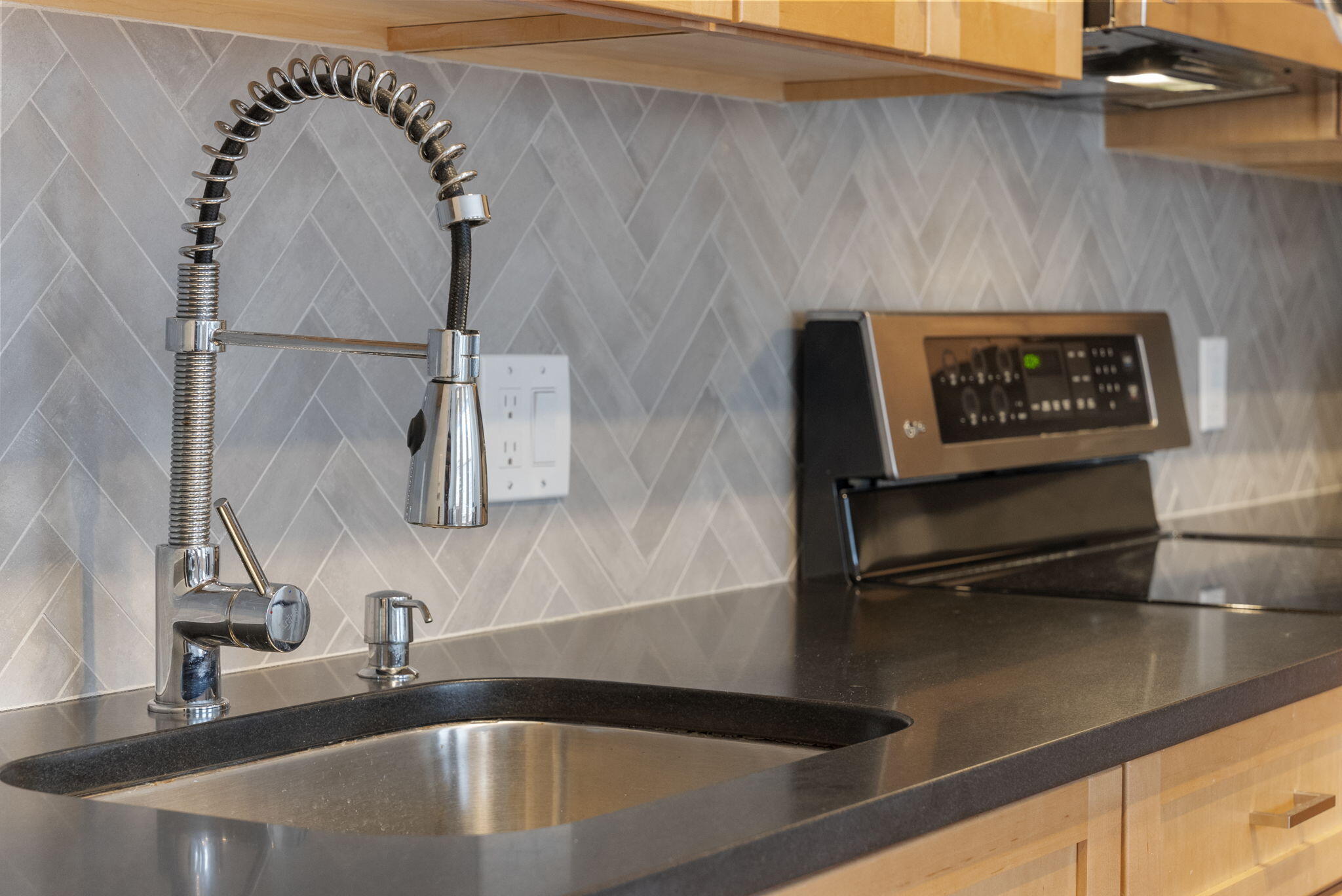 129 York Street, Unit 5 Portland, ME 04101 - Photo 10 of 31 16-web-or-mls-DSC00498