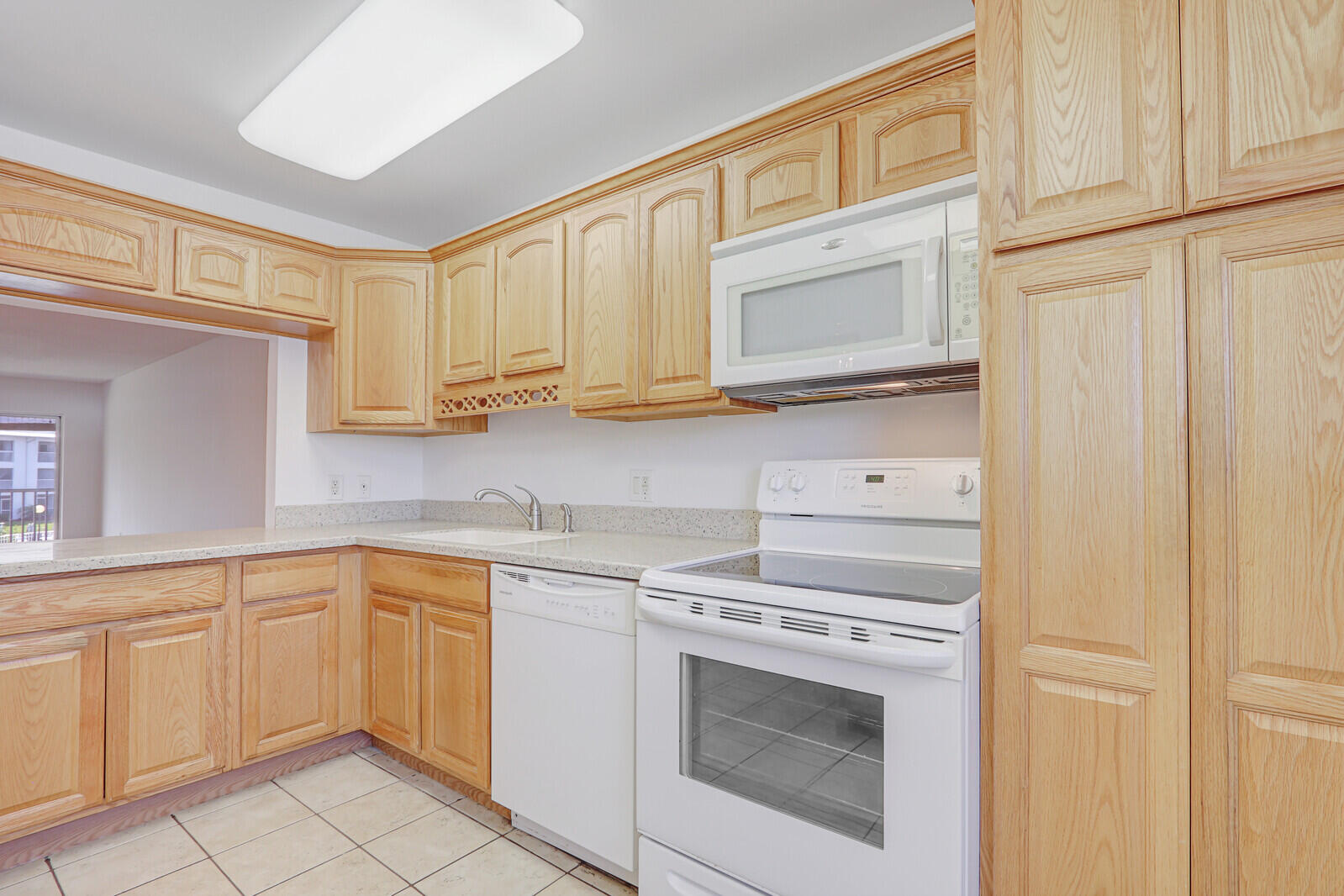 1852 Southwest Palm City Road, Unit 202 Stuart, FL 34994 - Photo 15 of 32 17_Image_17_mls