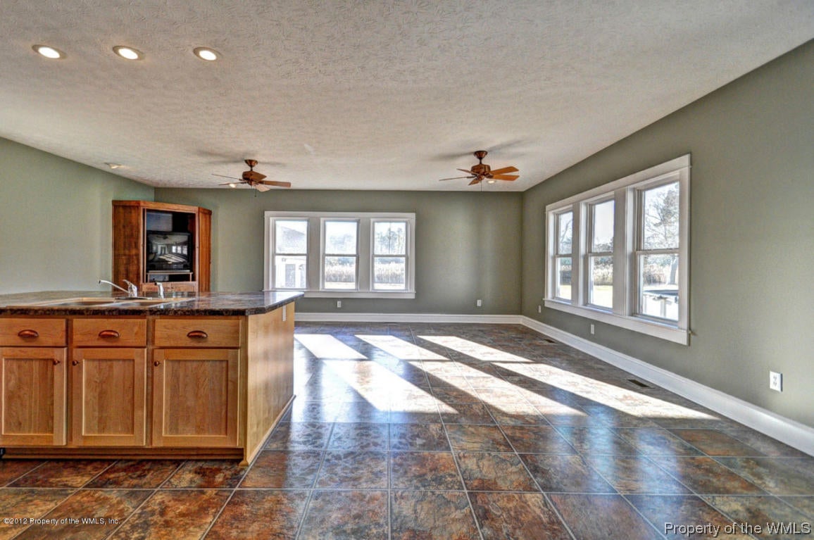 1601 Dandy Loop Road Yorktown, VA 23692 - Photo 12 of 38 Gallery Image 12