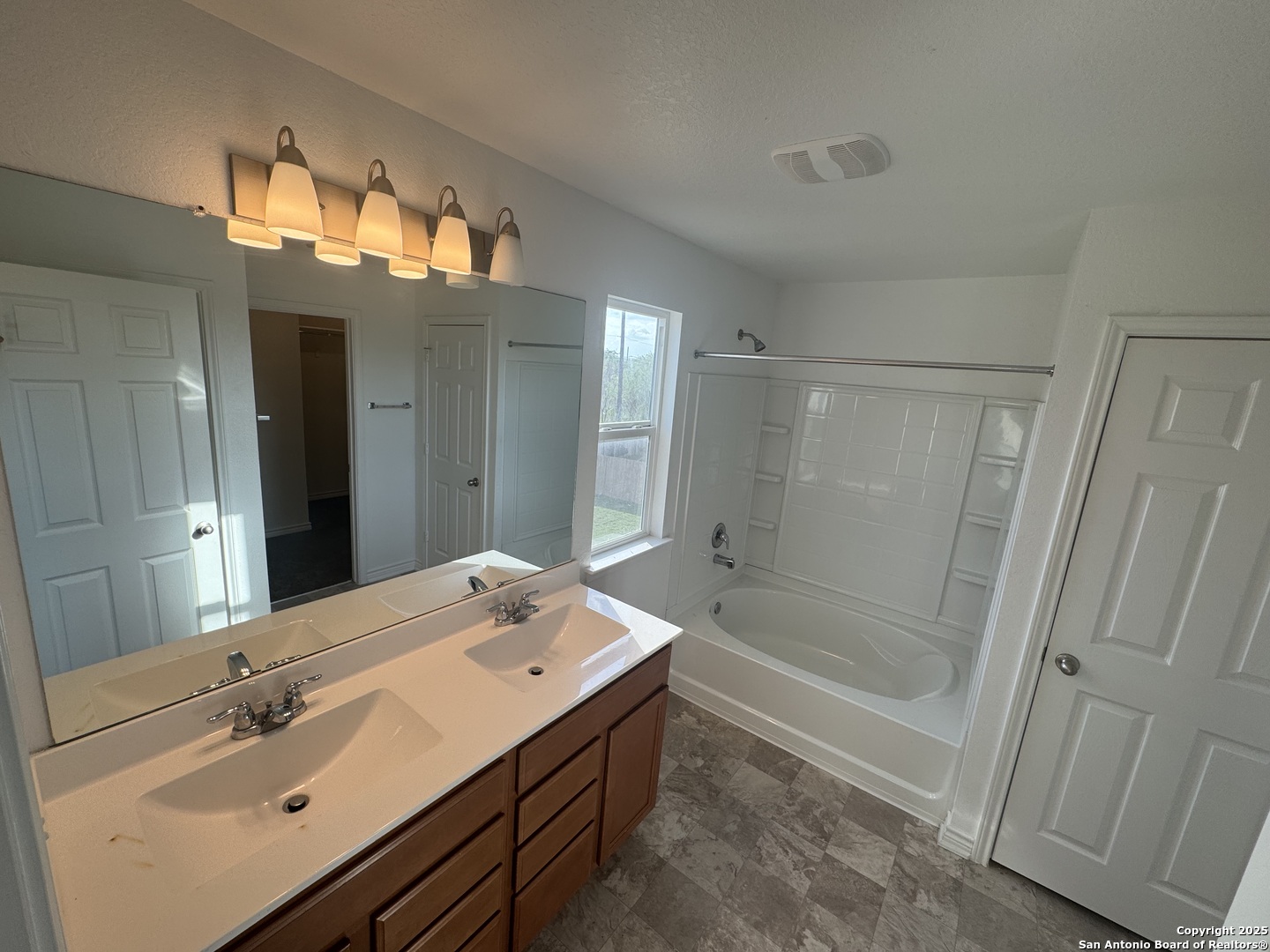 3218 Comanche Crossing San Antonio, TX 78224 - Photo 10 of 14