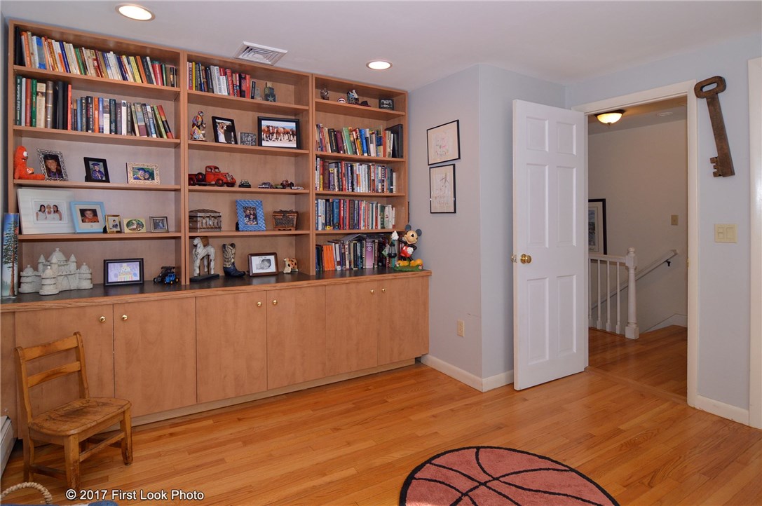 63 West Blue Ridge Road Cranston, RI 02920 - Photo 18 of 40 Gallery Image 18