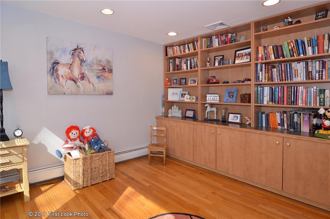 63 West Blue Ridge Road Cranston, RI 02920 - Photo 19 of 40 Gallery Image 19