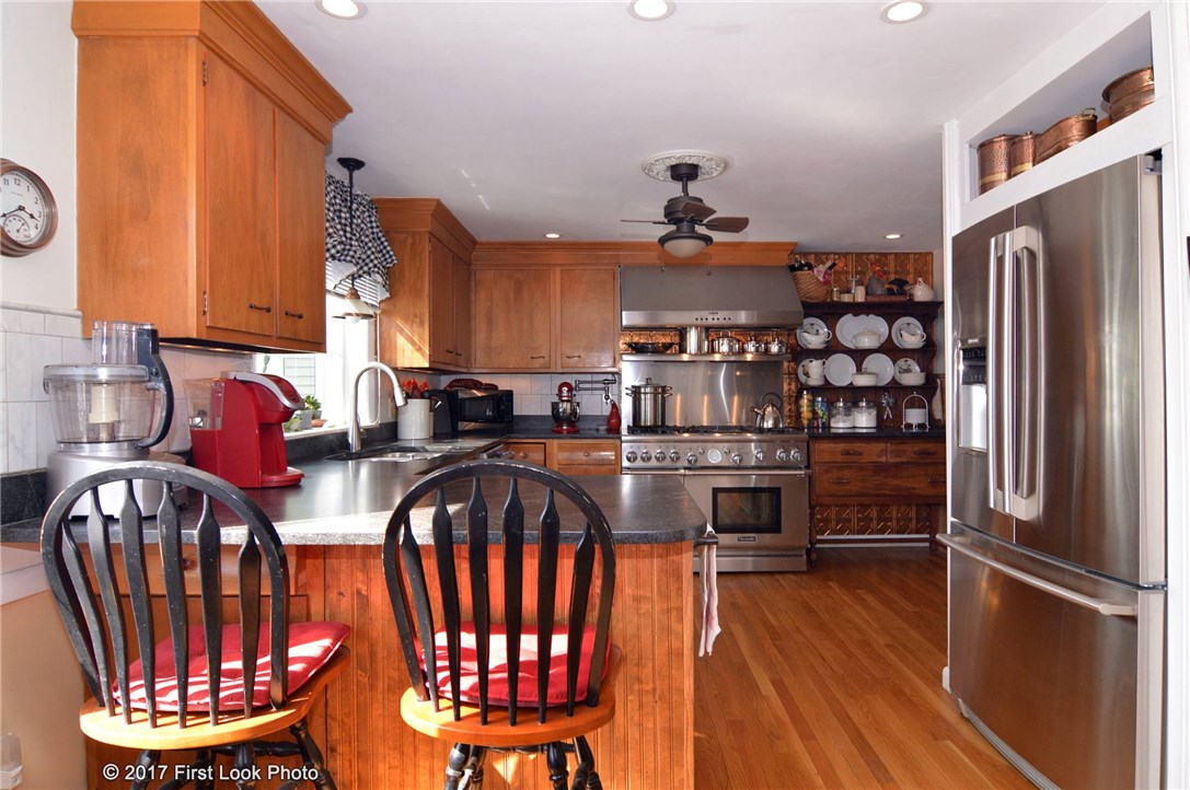 63 West Blue Ridge Road Cranston, RI 02920 - Photo 7 of 40 Gallery Image 7