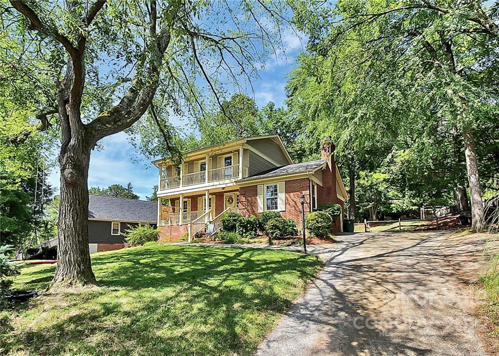 11218 Winding Way Road Charlotte, NC 28226 - Photo 2 of 37 Gallery Image 2