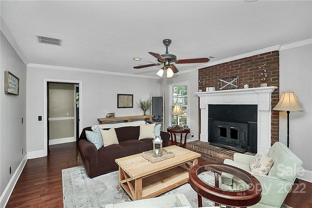 11218 Winding Way Road Charlotte, NC 28226 - Photo 6 of 37 Gallery Image 6