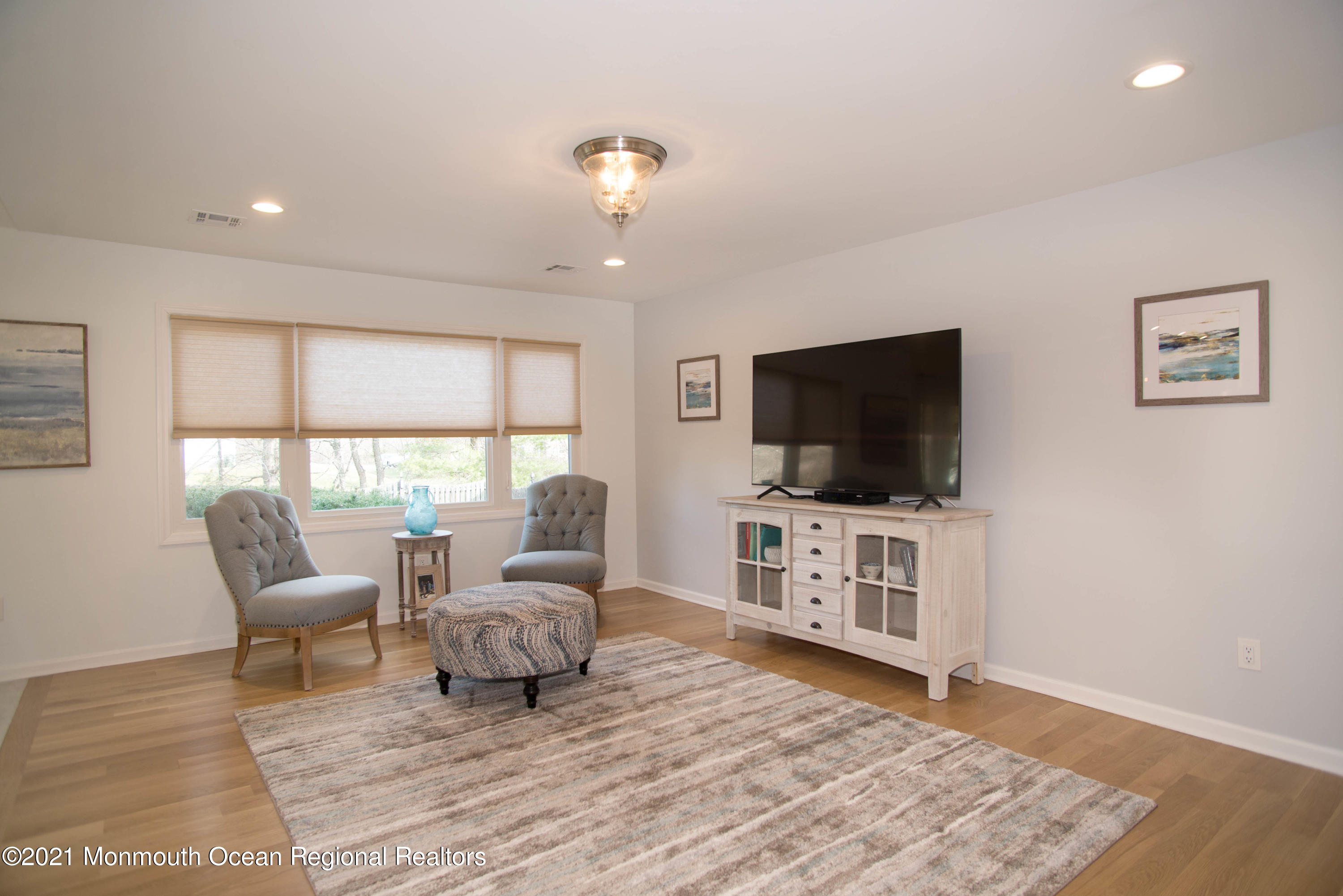120 Sargent Road Freehold, NJ 07728 - Photo 8 of 39 _RMJ7212 living room