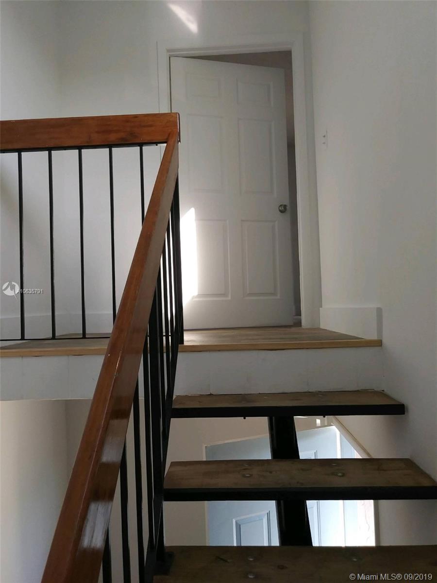 595 East 8th Street Hialeah, FL 33010 - Photo 13 of 33