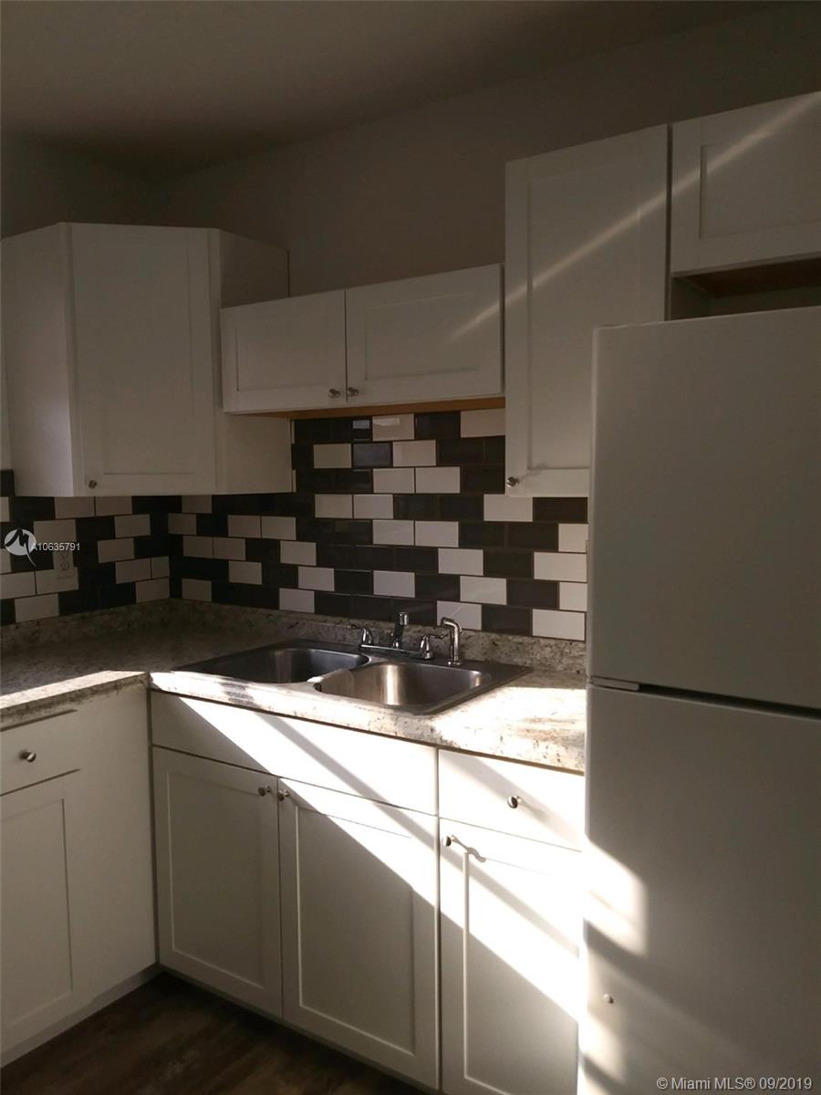 595 East 8th Street Hialeah, FL 33010 - Photo 7 of 33