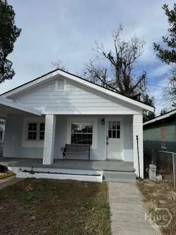 $1,900 | 19 Burke Avenue, Savannah, GA 31408