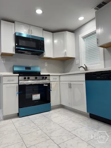 $1,900 | 19 Burke Avenue, Savannah, GA 31408