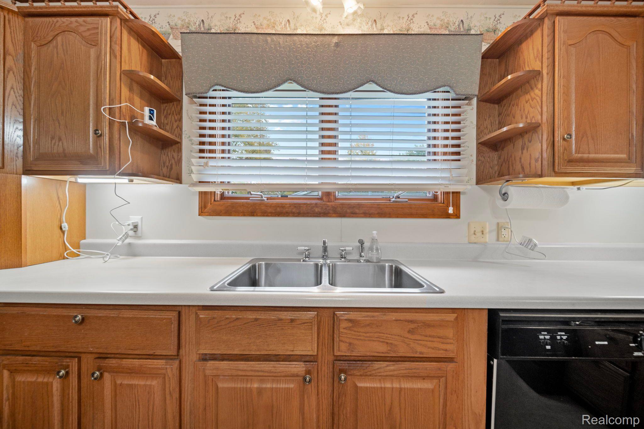 2980 Beach Road Port Huron, MI 48060 - Photo 5 of 43 Gallery Image 5