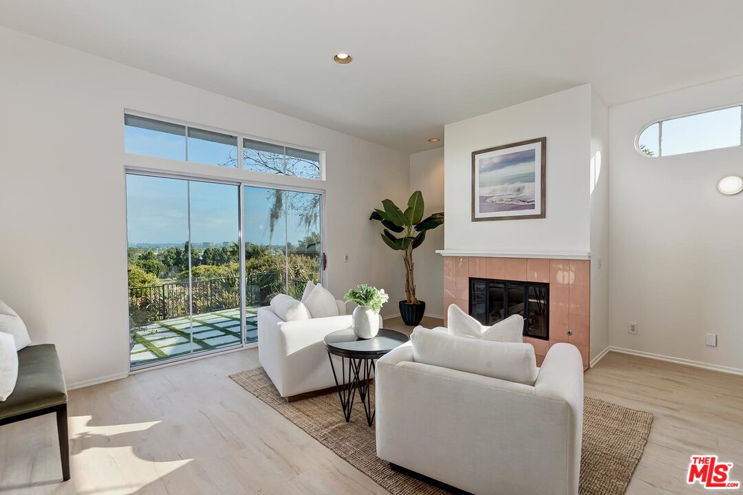 2001 Navy Street Santa Monica, CA 90405 - Photo 11 of 54