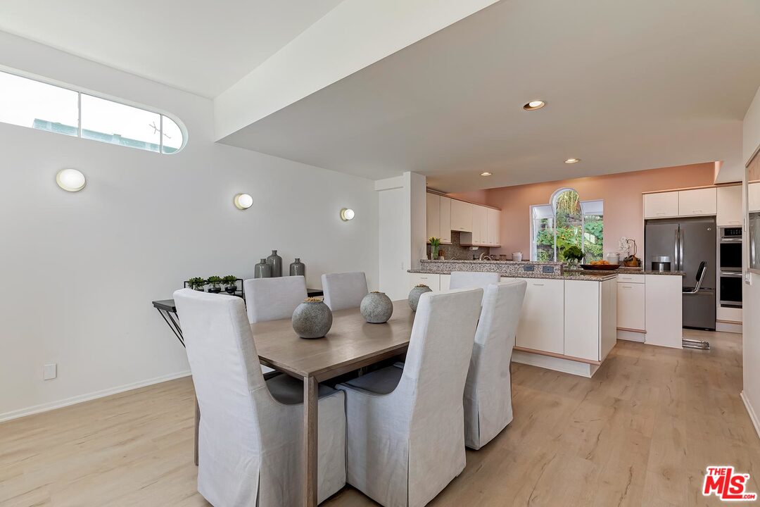 2001 Navy Street Santa Monica, CA 90405 - Photo 13 of 54