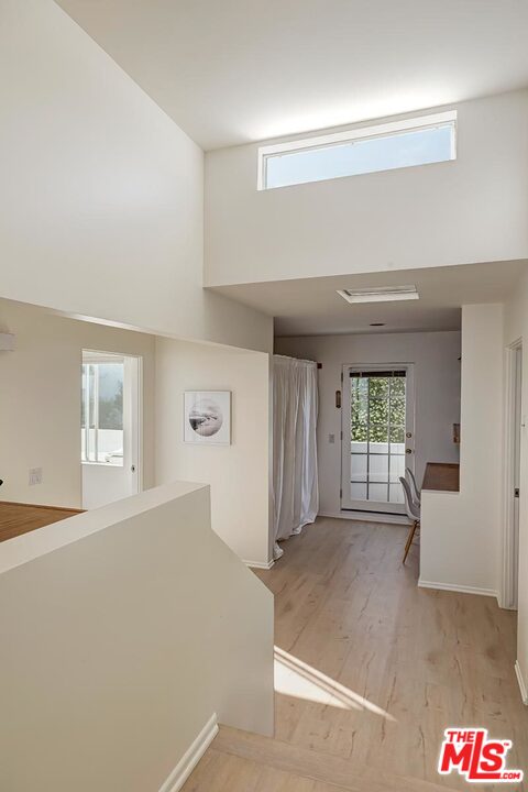 2001 Navy Street Santa Monica, CA 90405 - Photo 19 of 54