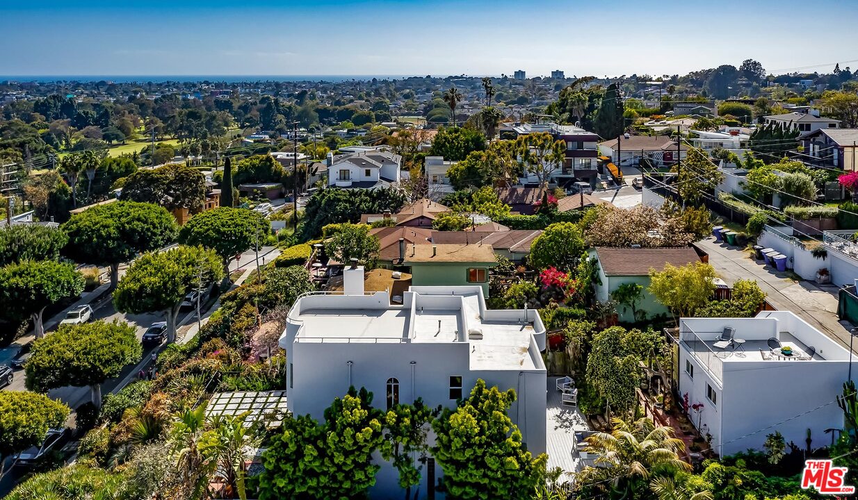 2001 Navy Street Santa Monica, CA 90405 - Photo 3 of 54