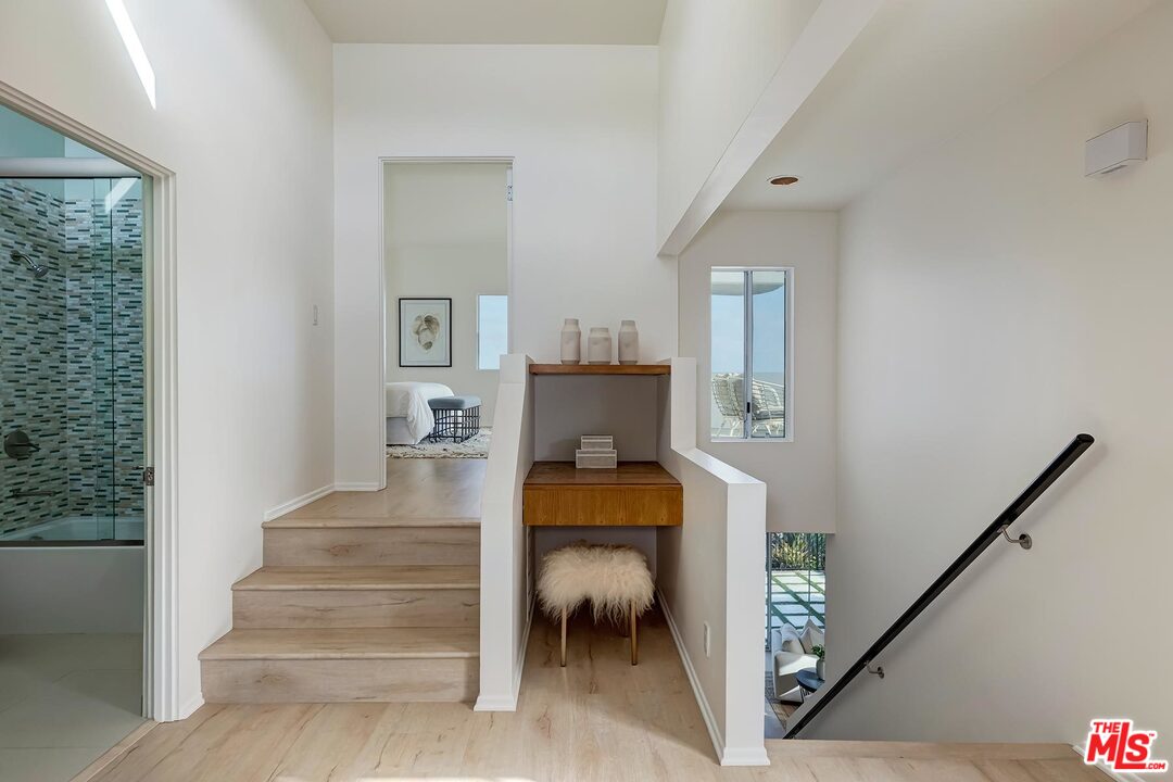 2001 Navy Street Santa Monica, CA 90405 - Photo 21 of 54