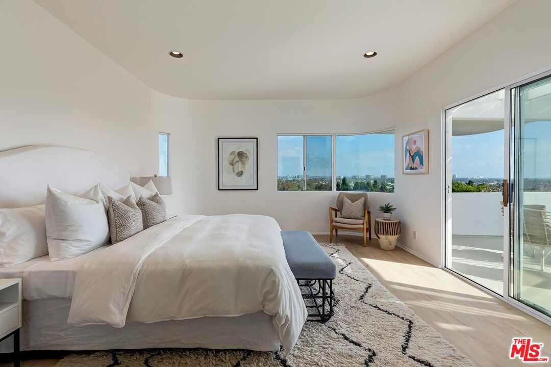 2001 Navy Street Santa Monica, CA 90405 - Photo 22 of 54