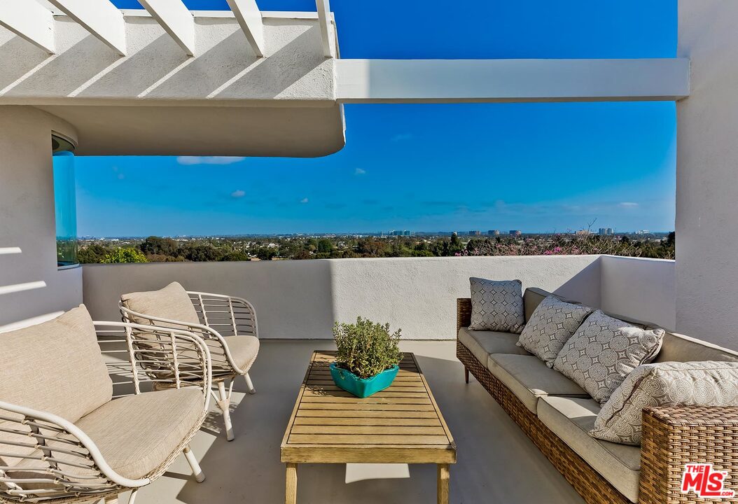 2001 Navy Street Santa Monica, CA 90405 - Photo 29 of 54