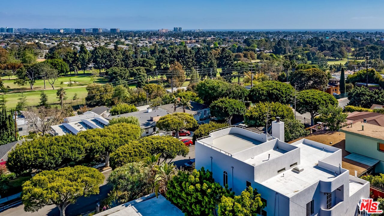 2001 Navy Street Santa Monica, CA 90405 - Photo 4 of 54