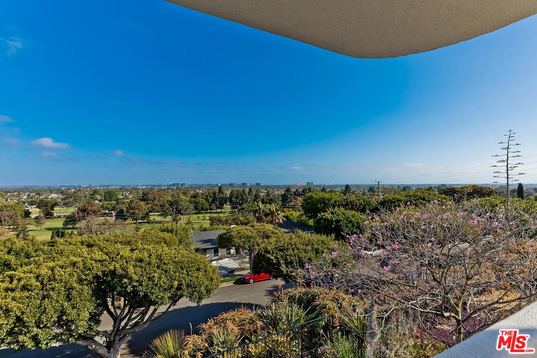 2001 Navy Street Santa Monica, CA 90405 - Photo 32 of 54