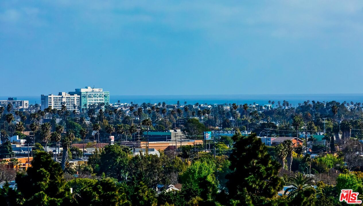 2001 Navy Street Santa Monica, CA 90405 - Photo 35 of 54